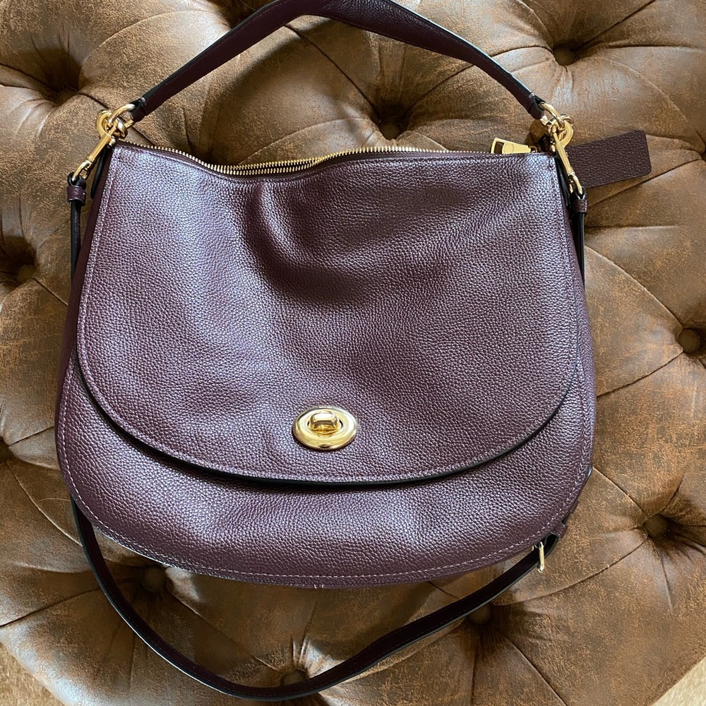 Coach Turnlock Hobo Leather Shoulder Bag Burgundy